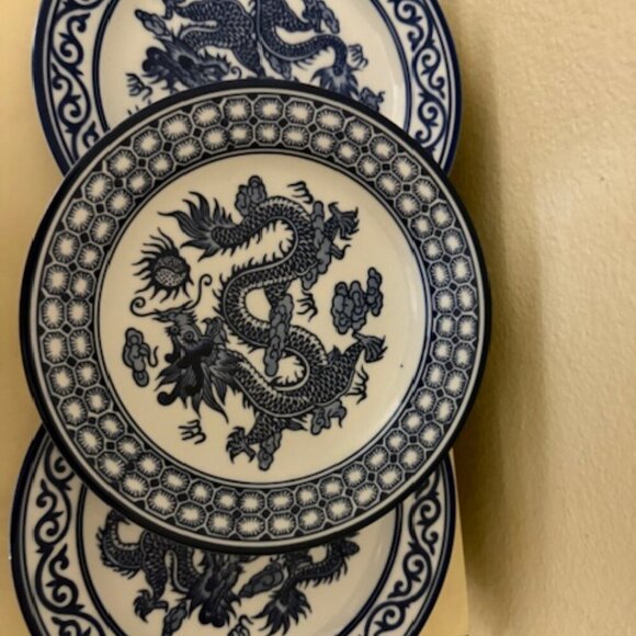 Set of 3 Vintage Bombay Company Asian Garden Dragon Plates 8 inch 1990s - Picture 2 of 5